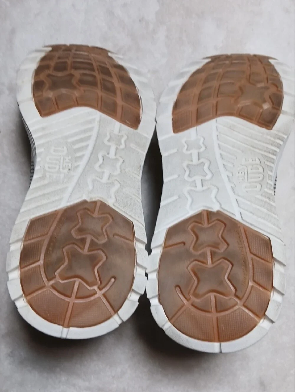 Hey Dude Men's Slip-On Knit Sneakers in White and Tan Accents Size 9 Mens